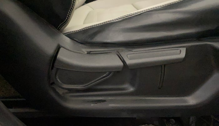 2021 Hyundai VENUE SX 1.0 TURBO IMT, Petrol, Manual, 47,826 km, Driver Side Adjustment Panel