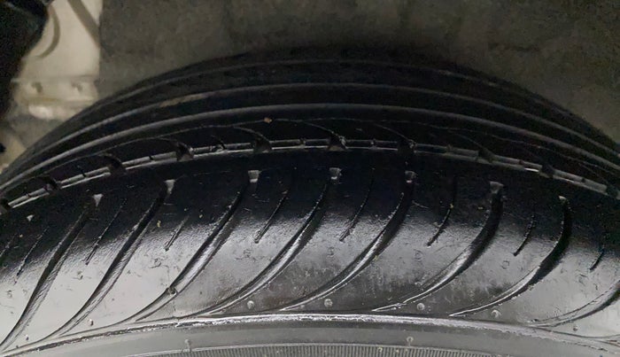 2011 Hyundai i20 SPORTZ (O) 1.2, Petrol, Manual, 38,276 km, Right Rear Tyre Tread