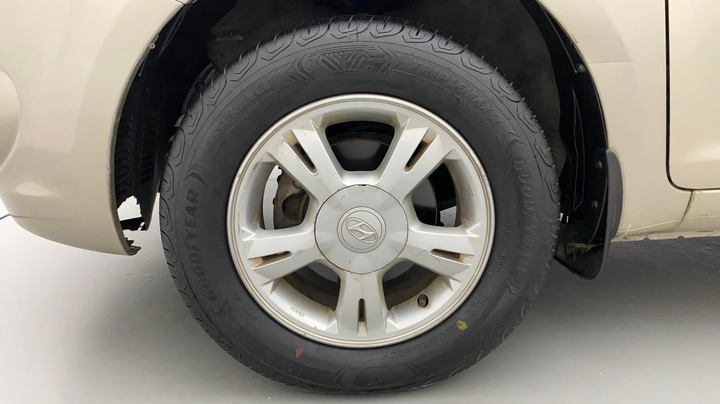2011 Hyundai i20 SPORTZ (O) 1.2, Petrol, Manual, 38,276 km, Left Front Wheel