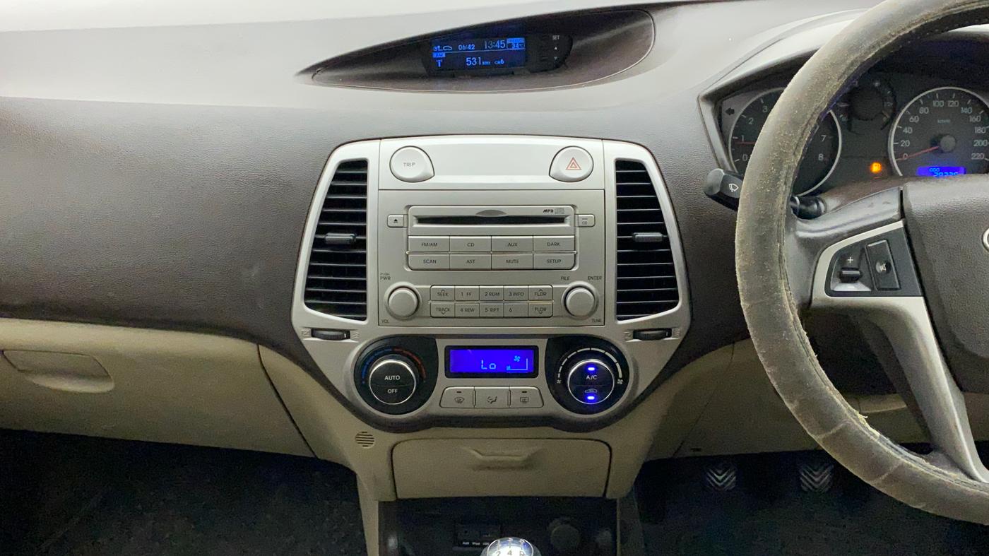 2011 Hyundai i20 SPORTZ (O) 1.2, Petrol, Manual, 38,276 km, Air Conditioner