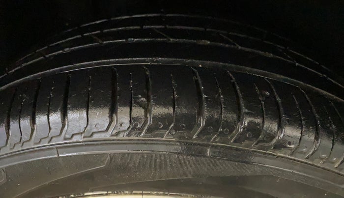 2020 Maruti Baleno ZETA PETROL 1.2, Petrol, Manual, 96,028 km, Right Rear Tyre Tread