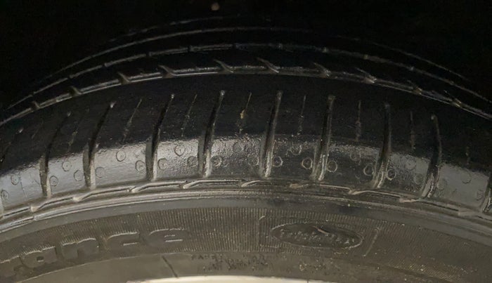 2020 Maruti Baleno ZETA PETROL 1.2, Petrol, Manual, 96,028 km, Right Front Tyre Tread