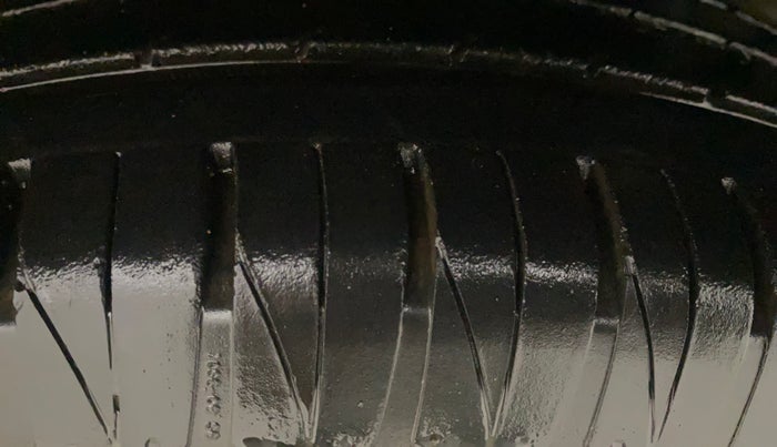 2023 KIA SONET GTX PLUS 1.0 IMT, Petrol, Manual, 22,505 km, Left Rear Tyre Tread