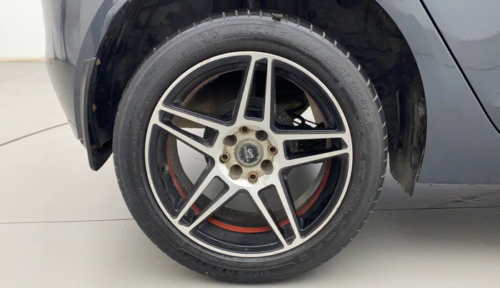2020 Tata ALTROZ XE PETROL, Petrol, Manual, 61,019 km, Right Rear Wheel