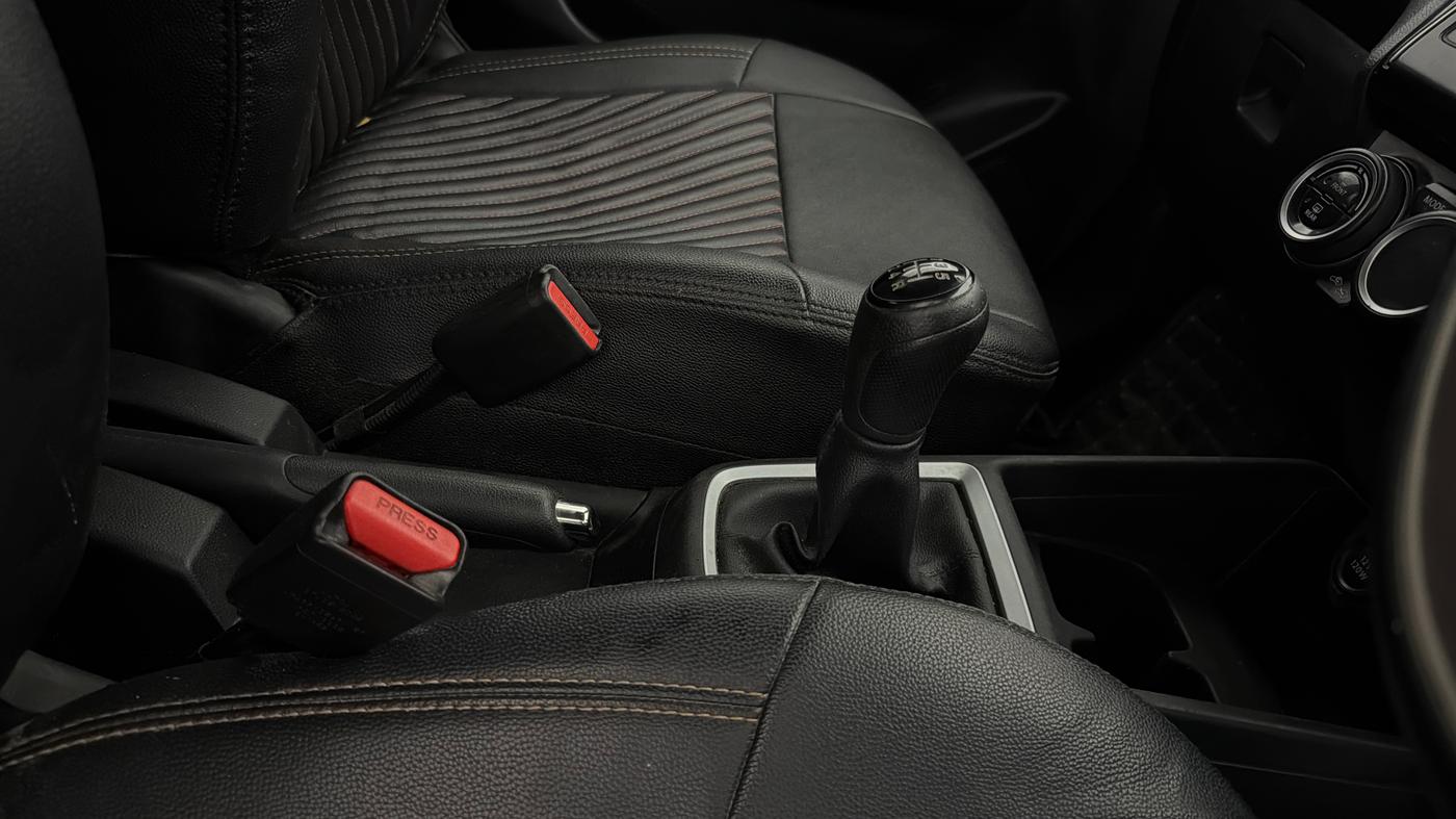 2022 Maruti Swift ZXI, Petrol, Manual, 61,672 km, Gear Lever