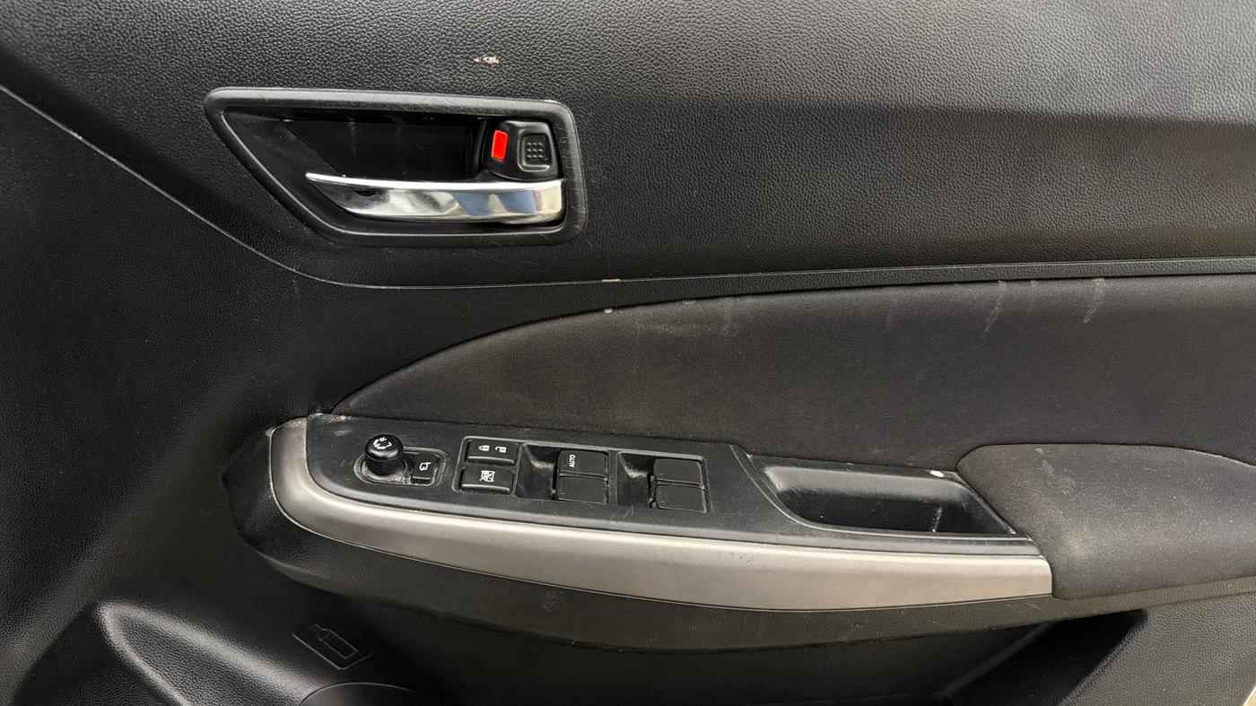2022 Maruti Swift ZXI, Petrol, Manual, 61,672 km, Driver Side Door Panels Control
