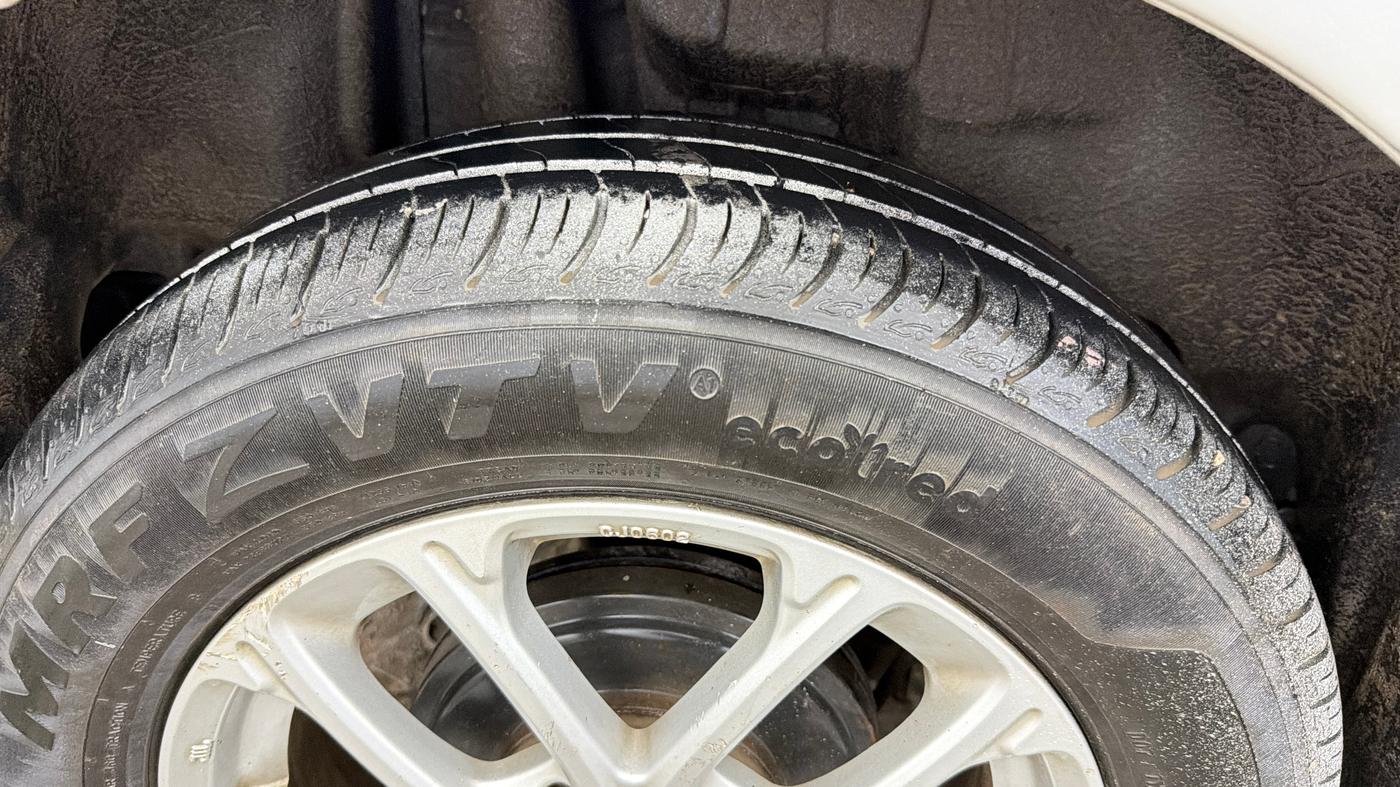2022 Maruti Swift ZXI, Petrol, Manual, 61,672 km, Right Rear Tyre Tread