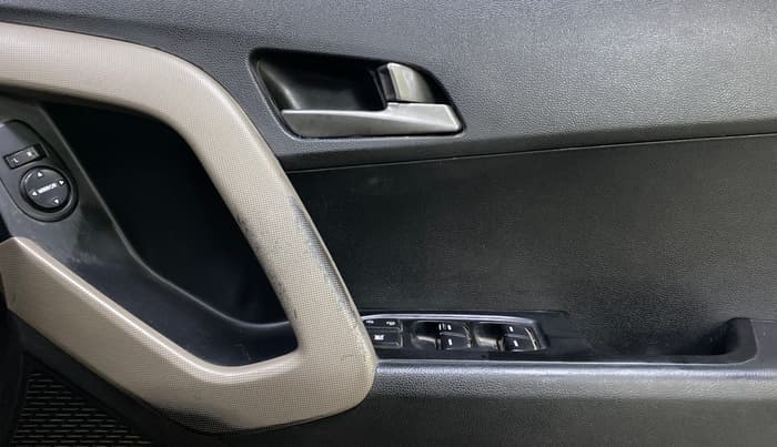 2016 Hyundai Creta S 1.4 DIESEL, Diesel, Manual, 1,21,280 km, Driver Side Door Panels Control