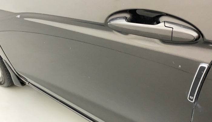 2018 Honda Jazz 1.2L I-VTEC V CVT, Petrol, Automatic, 30,738 km, Front passenger door - Minor scratches
