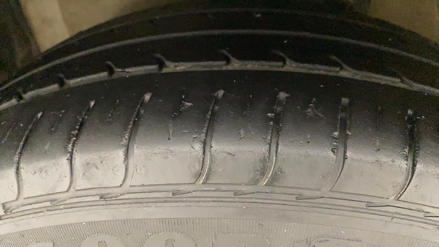 2014 Maruti Celerio VXI, Petrol, Manual, 67,927 km, Left Front Tyre Tread