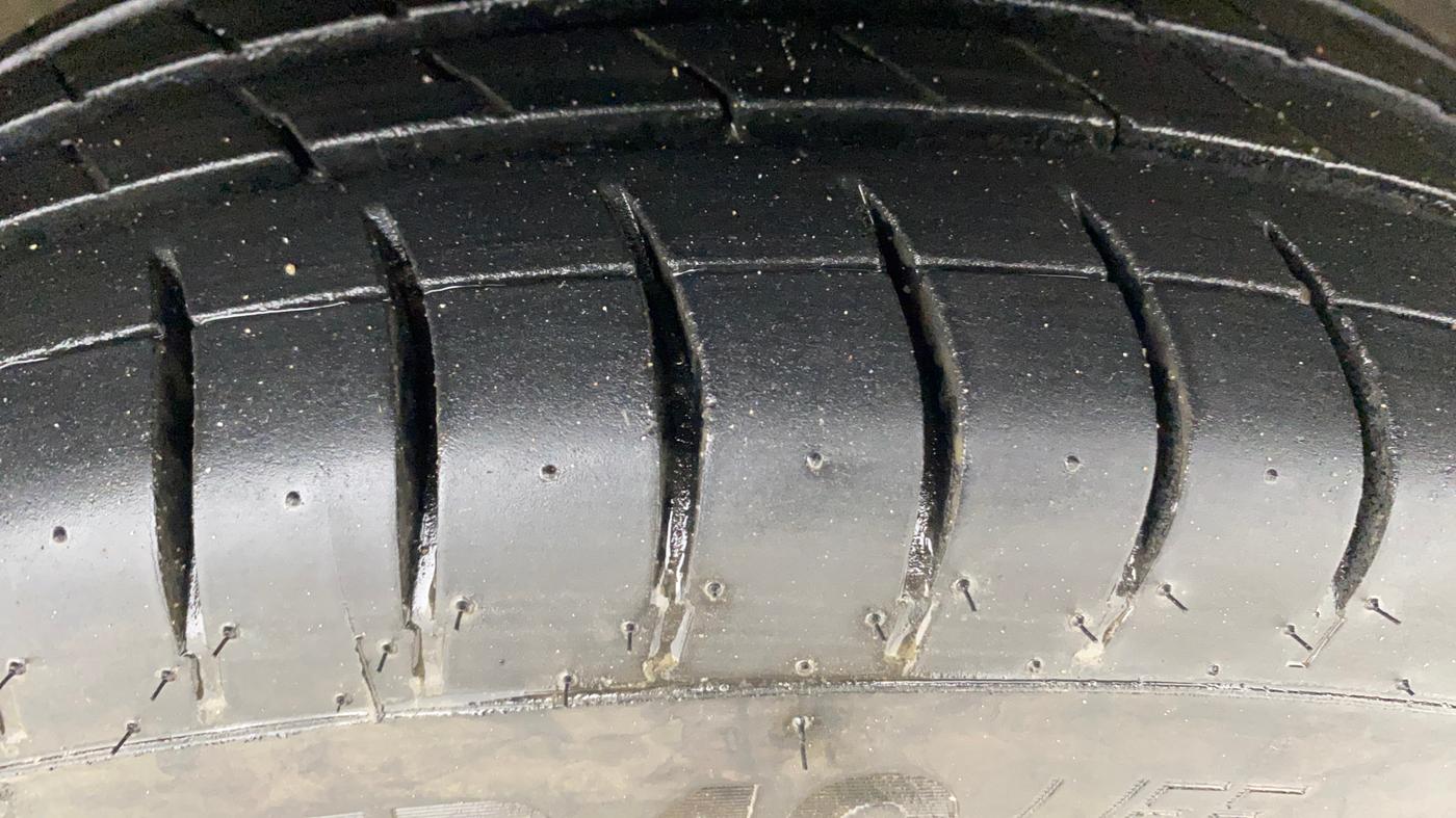 2019 Maruti Baleno DELTA PETROL 1.2, Petrol, Manual, 68,343 km, Right Front Tyre Tread