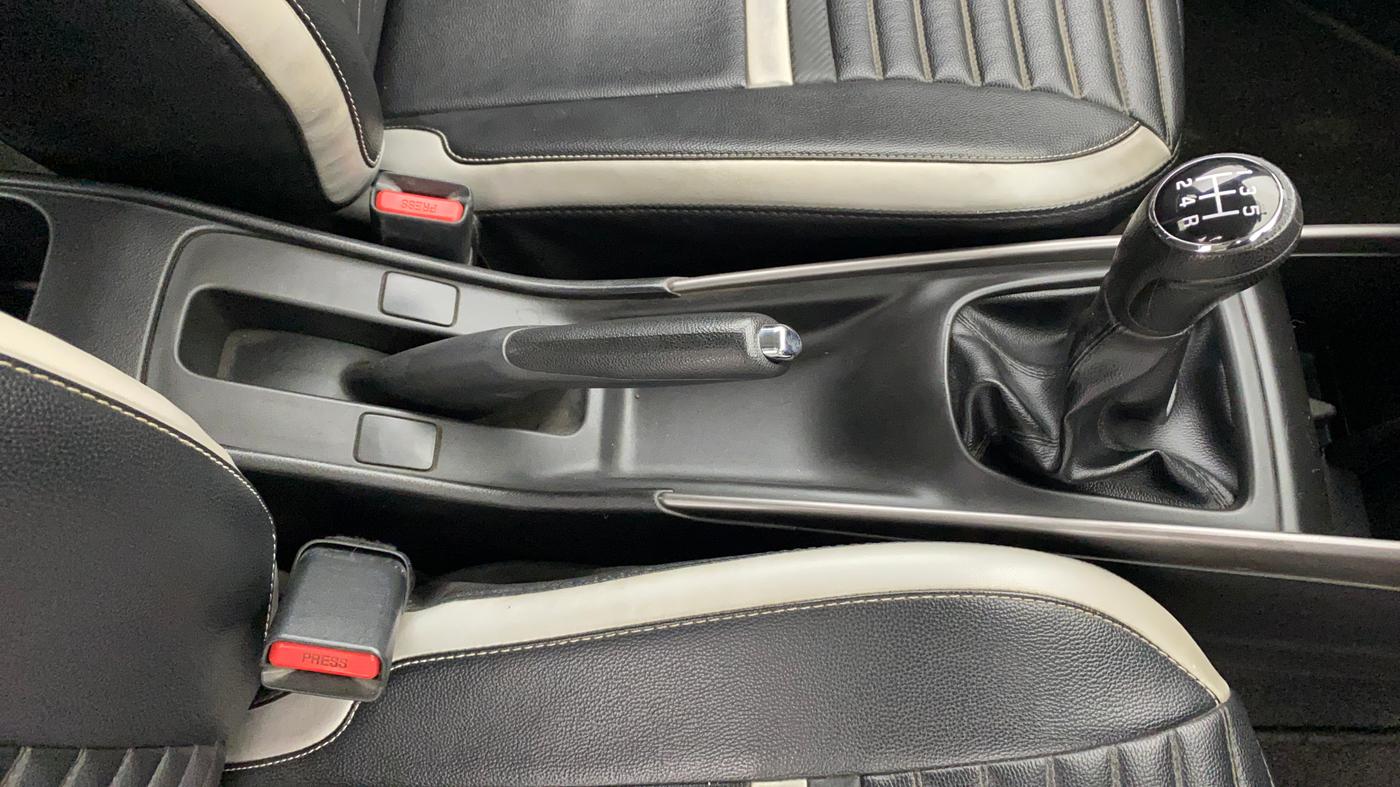 2019 Maruti Baleno DELTA PETROL 1.2, Petrol, Manual, 68,343 km, Gear Lever