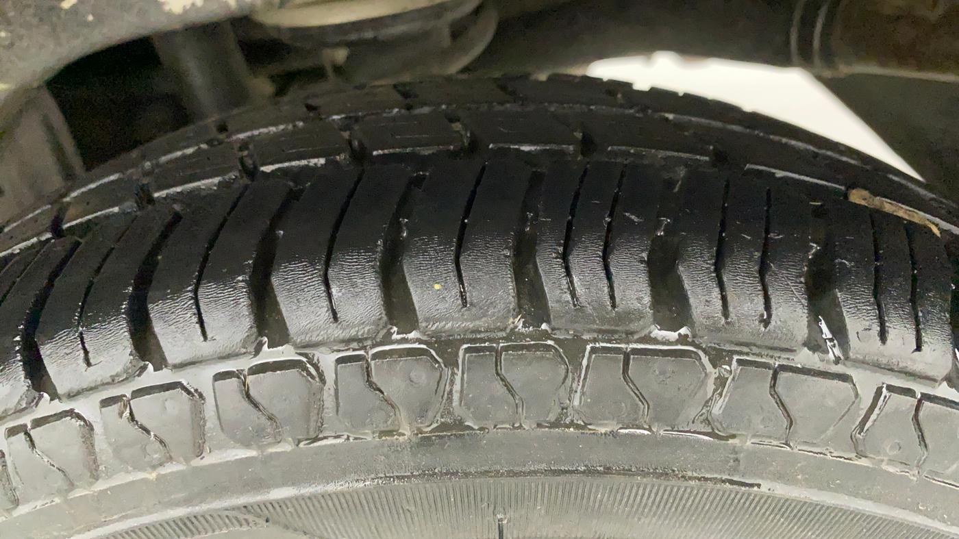 2014 Maruti Alto 800 VXI, Petrol, Manual, 49,577 km, Left Rear Tyre Tread