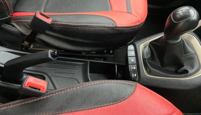 2019 Hyundai NEW SANTRO MAGNA, Petrol, Manual, 25,994 km, Gear Lever