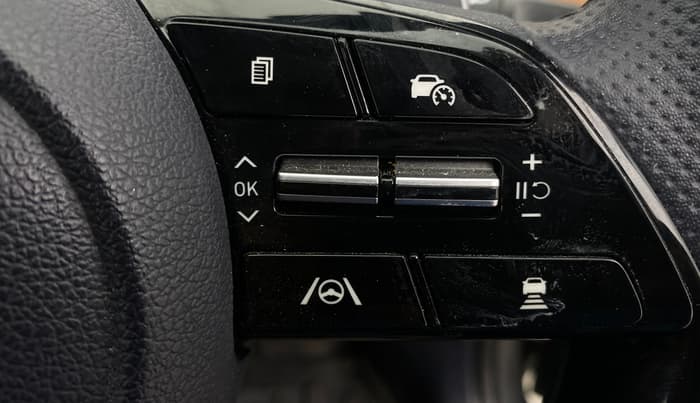 2024 Hyundai ALCAZAR Signature 7 STR 1.5 Turbo GDi Petrol DCT, Petrol, Automatic, 7,165 km, Adaptive Cruise Control