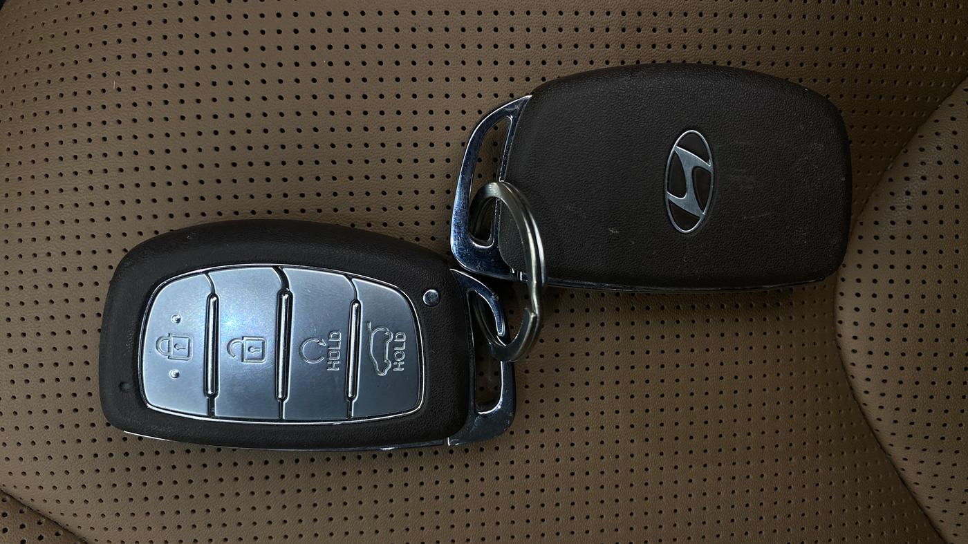 2024 Hyundai ALCAZAR Signature 7 STR 1.5 Turbo GDi Petrol DCT, Petrol, Automatic, 7,165 km, Key Close Up