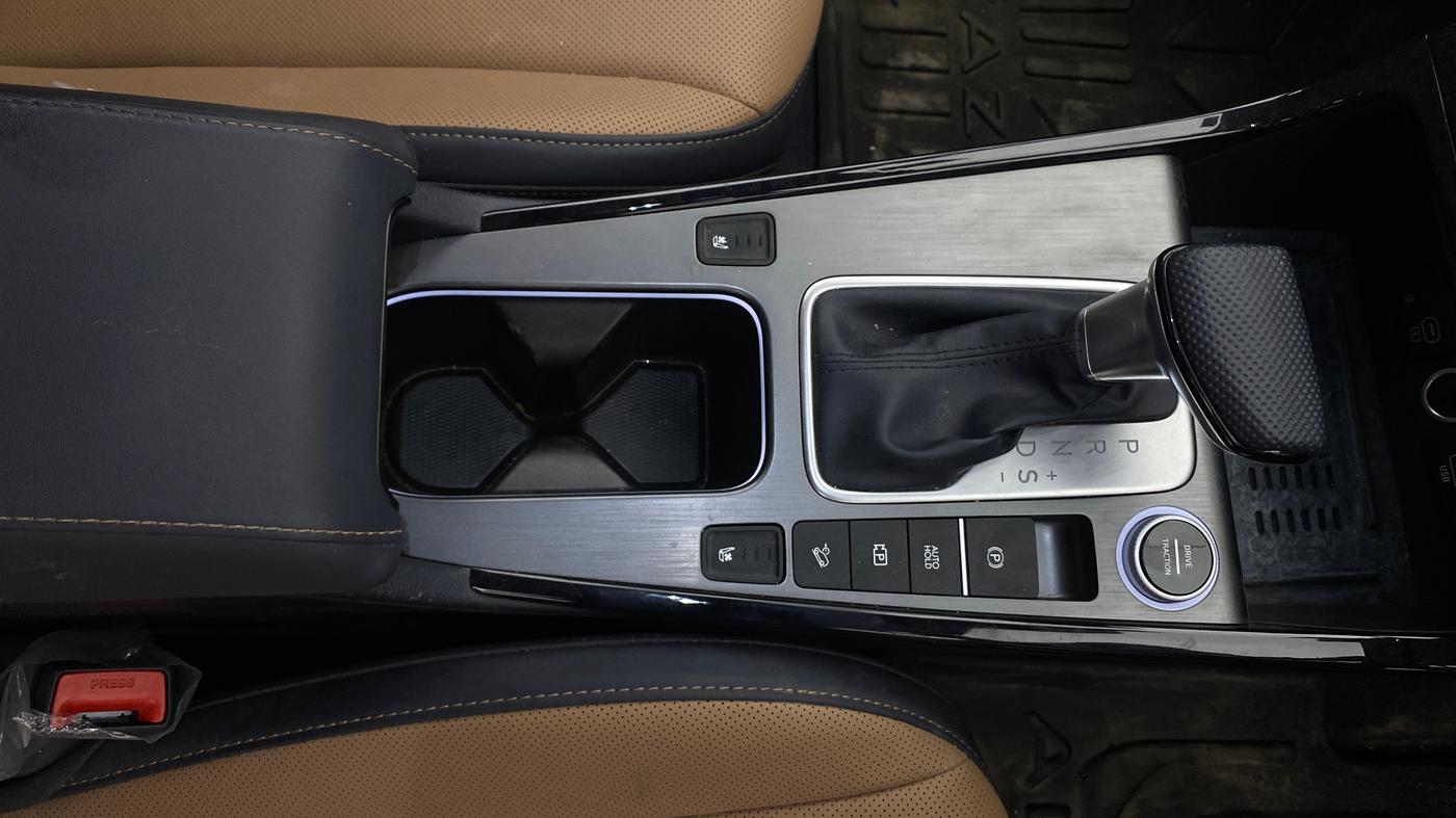 2024 Hyundai ALCAZAR Signature 7 STR 1.5 Turbo GDi Petrol DCT, Petrol, Automatic, 7,165 km, Gear Lever