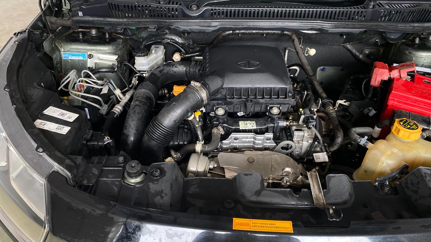 2022 Tata NEXON XZA PLUS PETROL, Petrol, Automatic, 23,976 km, Engine View - Right