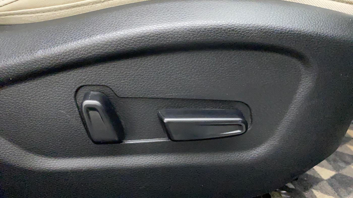 2019 KIA SELTOS HTX PLUS AT1.5 DIESEL, Diesel, Automatic, 86,521 km, Driver Side Adjustment Panel