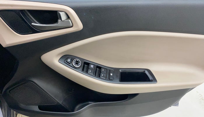 2017 Hyundai Elite i20 SPORTZ 1.2, Petrol, Manual, 86,738 km, Driver Side Door Panels Control