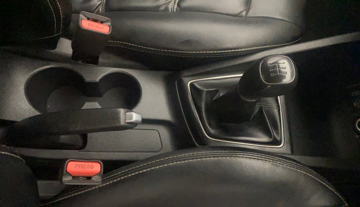 2017 Hyundai Elite i20 SPORTZ 1.2, Petrol, Manual, 86,738 km, Gear Lever