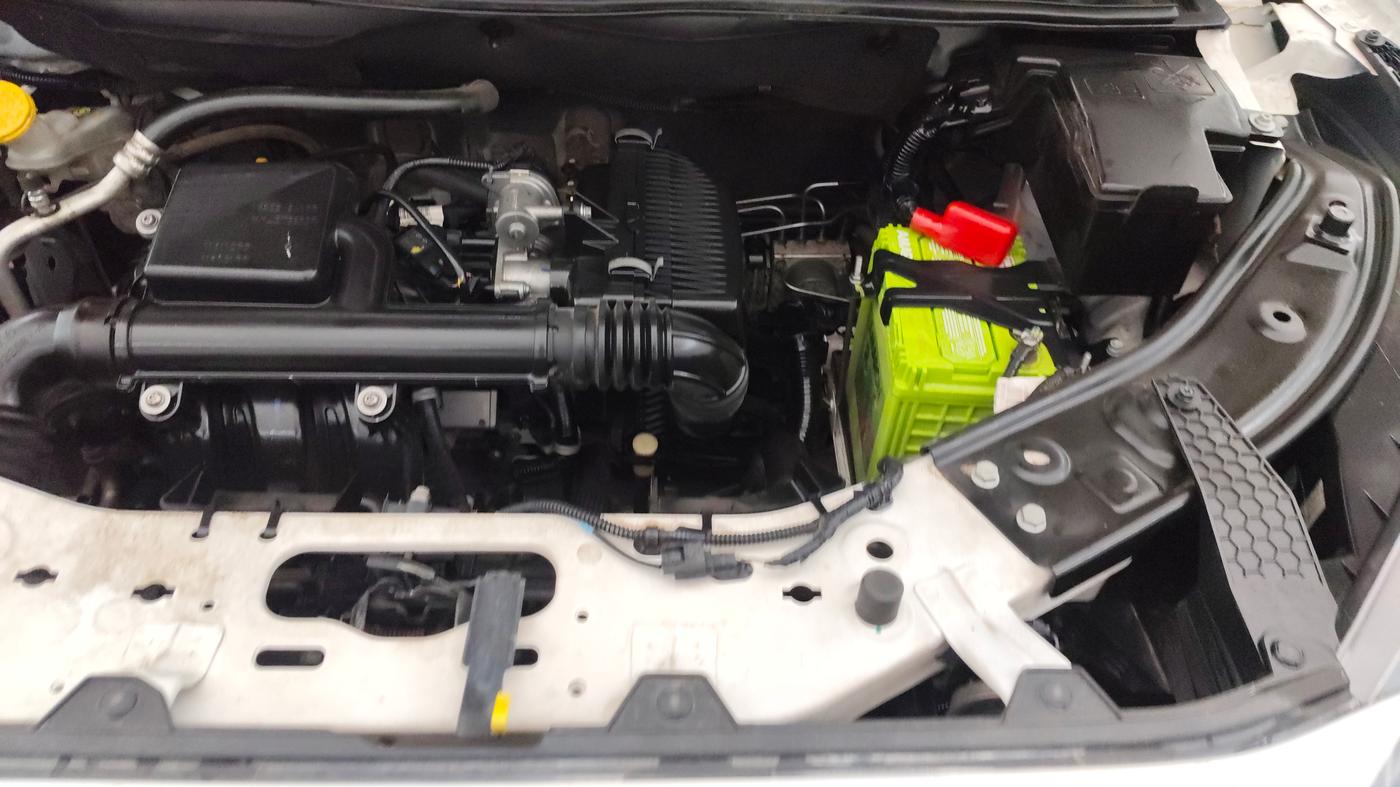 2021 Nissan MAGNITE XV MT, Petrol, Manual, 25,401 km, Engine View - Left
