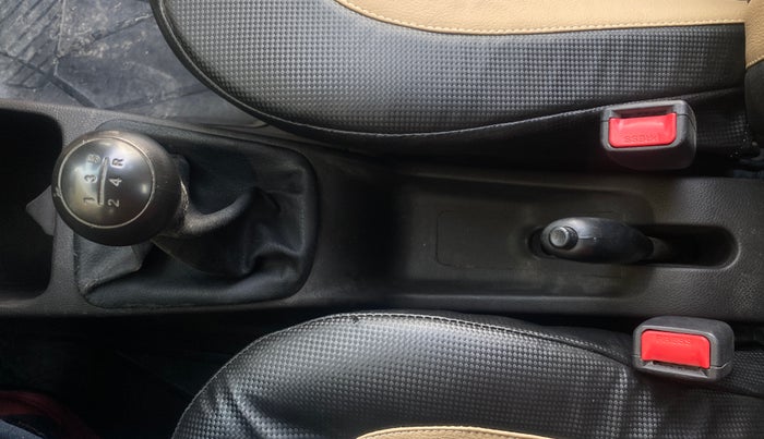 2017 Hyundai Eon MAGNA +, Petrol, Manual, 36,762 km, Gear Lever
