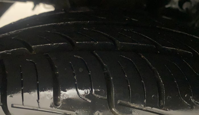 2015 Hyundai Eon ERA +, Petrol, Manual, 56,610 km, Right Rear Tyre Tread