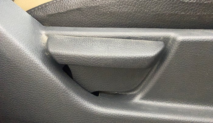 2015 Hyundai Eon ERA +, Petrol, Manual, 56,610 km, Driver Side Adjustment Panel