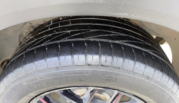 2015 Hyundai Creta SX PLUS 1.6 DIESEL, Diesel, Manual, 74,809 km, Left Rear Tyre Tread