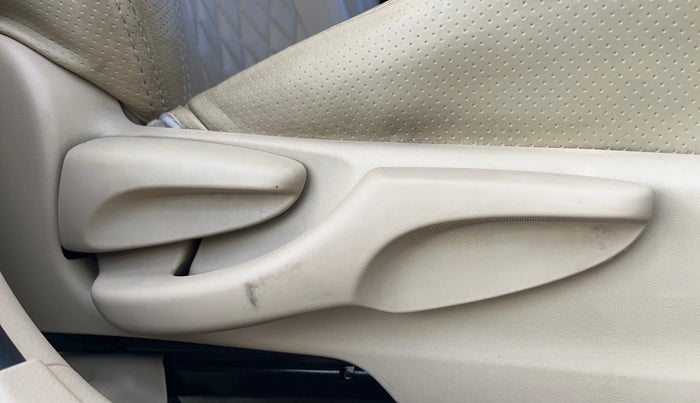 2018 Toyota YARIS G CVT, Petrol, Automatic, 88,486 km, Driver Side Adjustment Panel