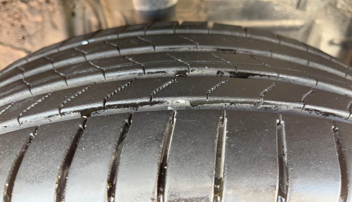 2018 Toyota YARIS G CVT, Petrol, Automatic, 88,486 km, Right Front Tyre Tread
