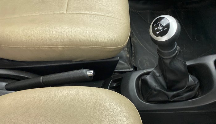 2015 Maruti Wagon R 1.0 VXI, Petrol, Manual, 42,231 km, Gear Lever