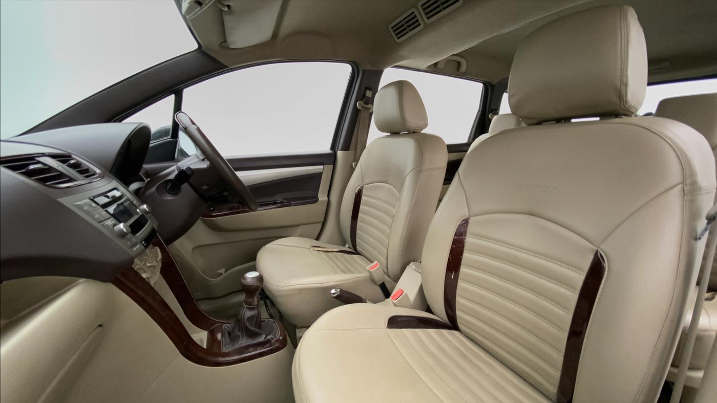 2017 Maruti Ertiga VXI CNG, CNG, Manual, 78,603 km, Right Side Front Door Cabin