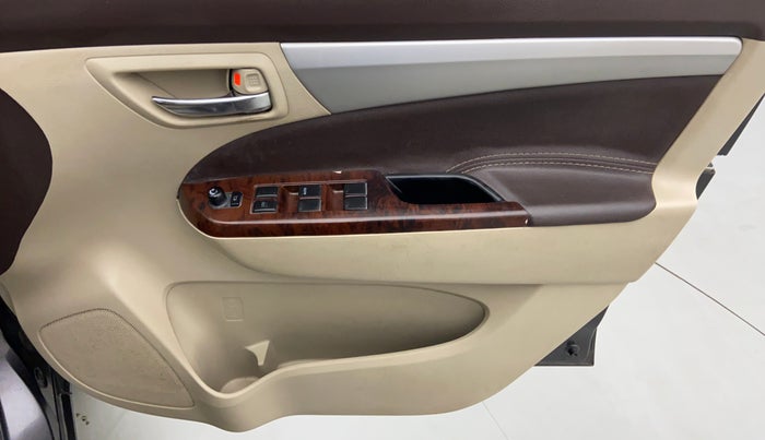 2017 Maruti Ertiga VXI CNG, CNG, Manual, 78,603 km, Driver Side Door Panels Control
