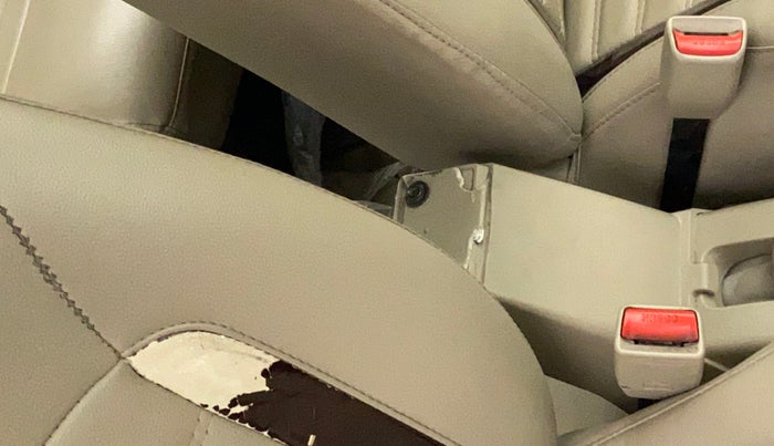 2017 Maruti Ertiga VXI CNG, CNG, Manual, 78,603 km, Driver seat - Armrest has minor damage