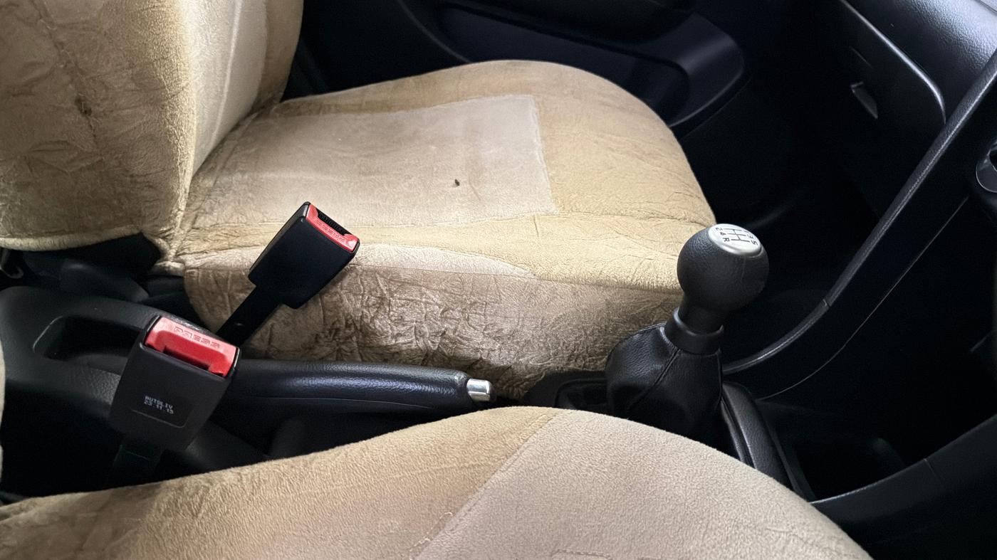 2015 Maruti Swift VXI, Petrol, Manual, 13,384 km, Gear Lever