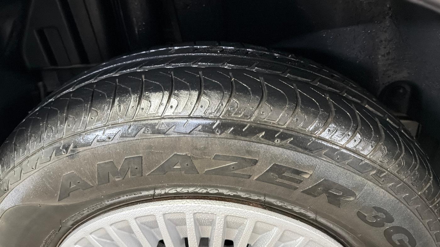 2015 Maruti Swift VXI, Petrol, Manual, 13,384 km, Right Rear Tyre Tread