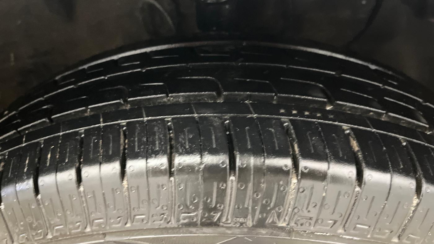 2018 Hyundai Elite i20 ASTA 1.2, Petrol, Manual, 27,530 km, Right Front Tyre Tread