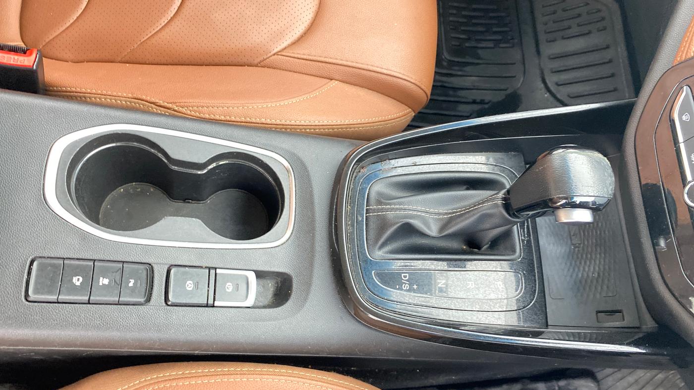 2021 MG HECTOR PLUS SHARP 1.5 PETROL TURBO DCT 6-STR, Petrol, Automatic, 46,498 km, Gear Lever