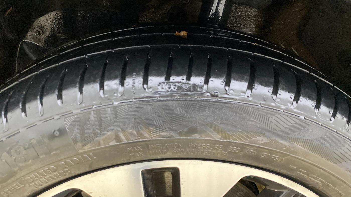 2021 MG HECTOR PLUS SHARP 1.5 PETROL TURBO DCT 6-STR, Petrol, Automatic, 46,498 km, Left Front Tyre Tread