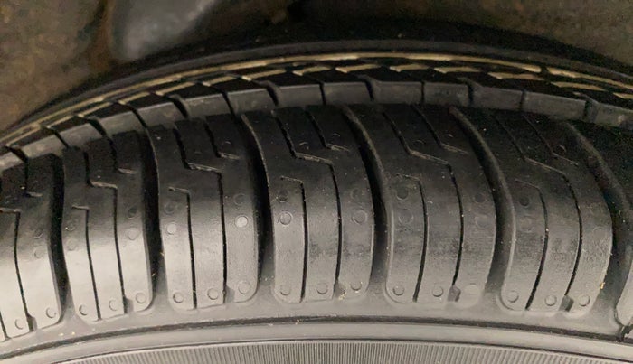 2011 Hyundai i10 SPORTZ 1.2 AT, Petrol, Automatic, 69,532 km, Left Rear Tyre Tread