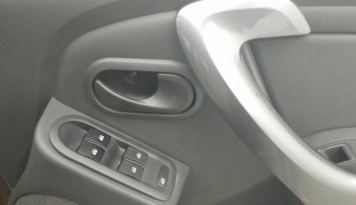 2013 Renault Duster 85 PS RXE DIESEL, Diesel, Manual, 95,050 km, Driver Side Door Panels Control