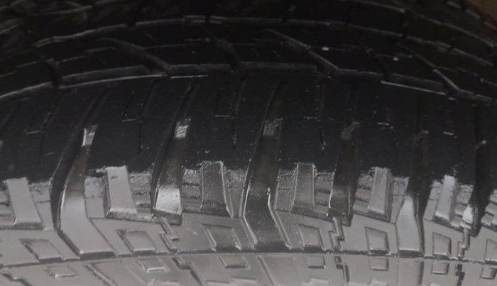 2013 Renault Duster 85 PS RXE DIESEL, Diesel, Manual, 95,050 km, Right Rear Tyre Tread