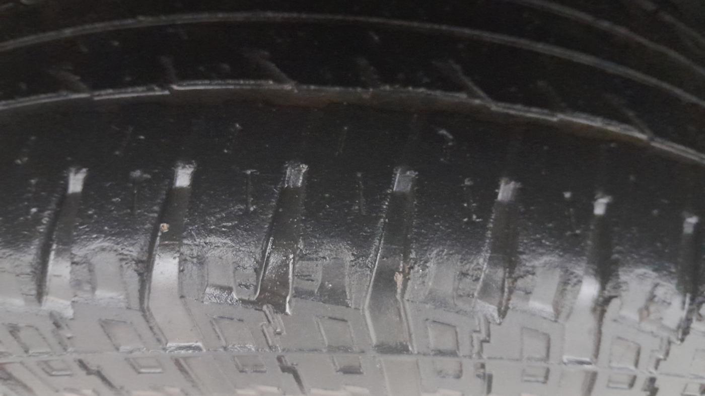 2013 Renault Duster 85 PS RXE DIESEL, Diesel, Manual, 95,050 km, Left Front Tyre Tread
