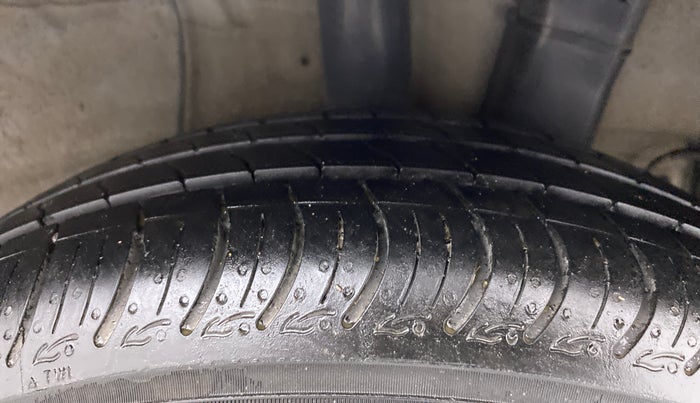 2017 Hyundai Xcent SX 1.2, Petrol, Manual, 54,024 km, Left Rear Tyre Tread