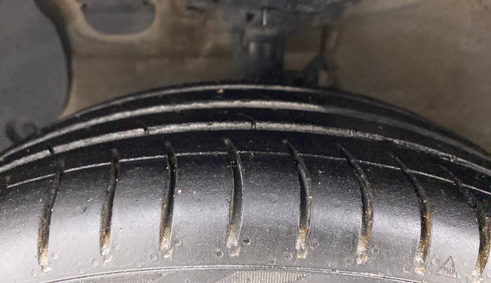 2017 Hyundai Xcent SX 1.2, Petrol, Manual, 54,024 km, Left Front Tyre Tread