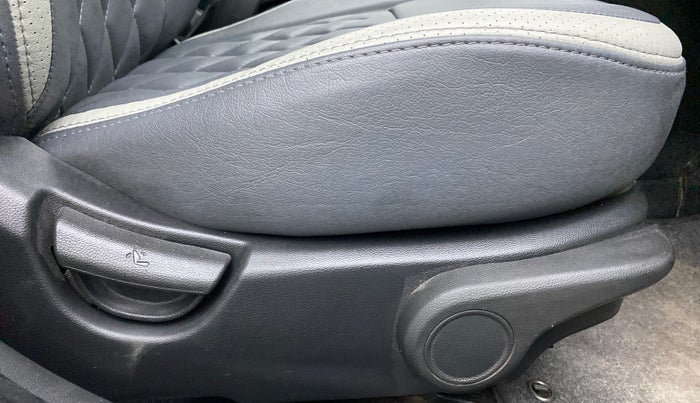 2017 Hyundai Xcent SX 1.2, Petrol, Manual, 54,024 km, Driver Side Adjustment Panel