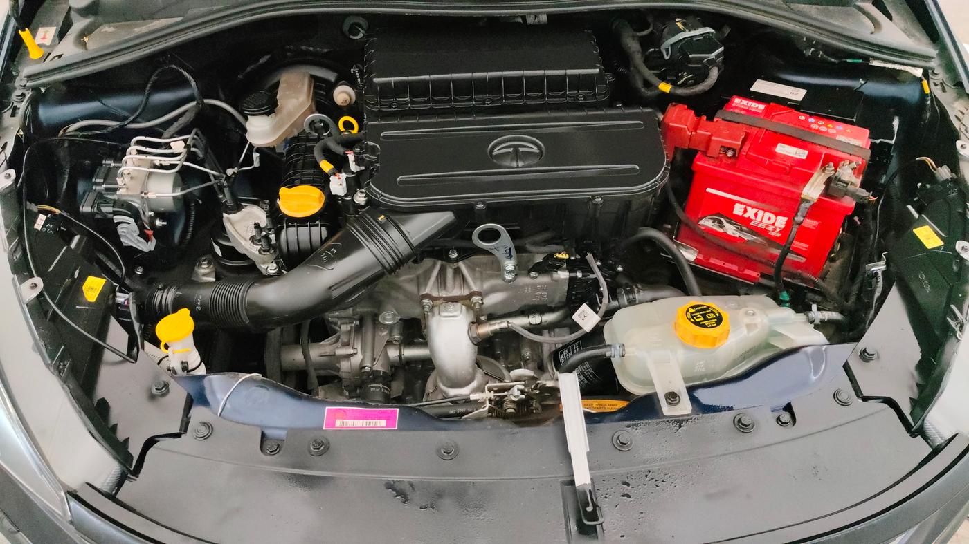 2023 Tata Tiago XZA PLUS PETROL, Petrol, Automatic, 14,195 km, Engine View