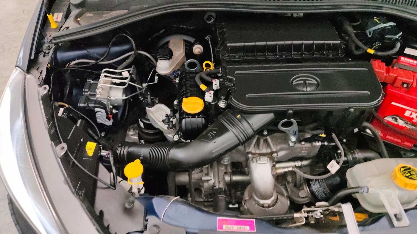 2023 Tata Tiago XZA PLUS PETROL, Petrol, Automatic, 14,195 km, Engine View - Right